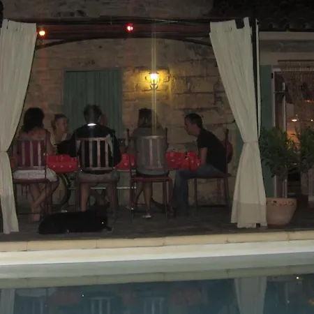 Bed & Breakfast La Picholine Paons *